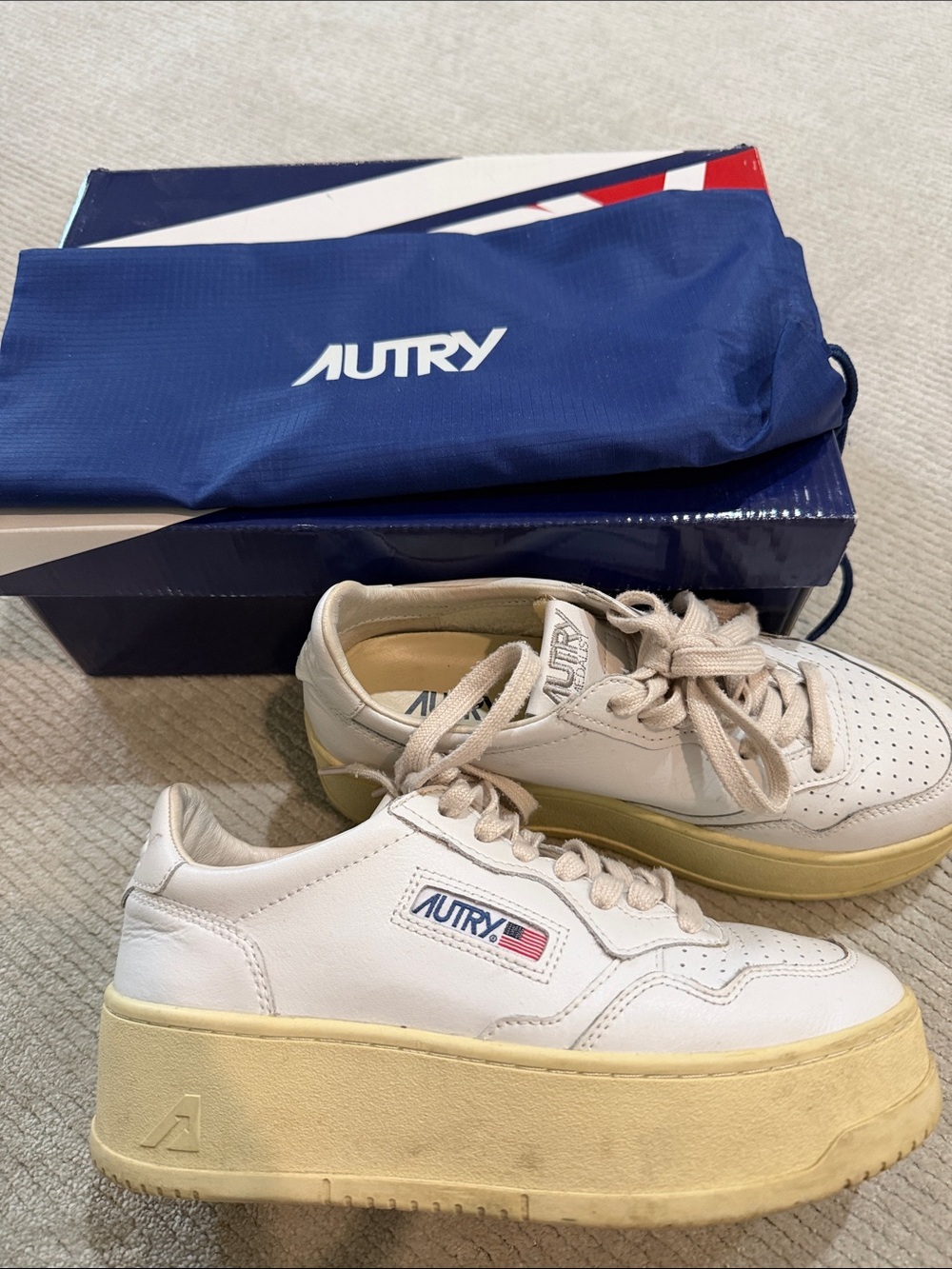 Autry Women’s Cream Platform Sneakers with Chunky Sole with box and bag sz 37/7